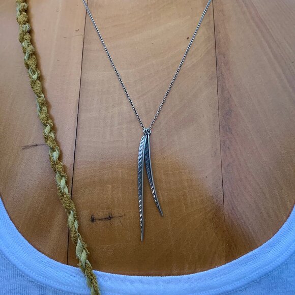 Me & Ro Extra Long Leaf Pendant - Picture 8 of 13